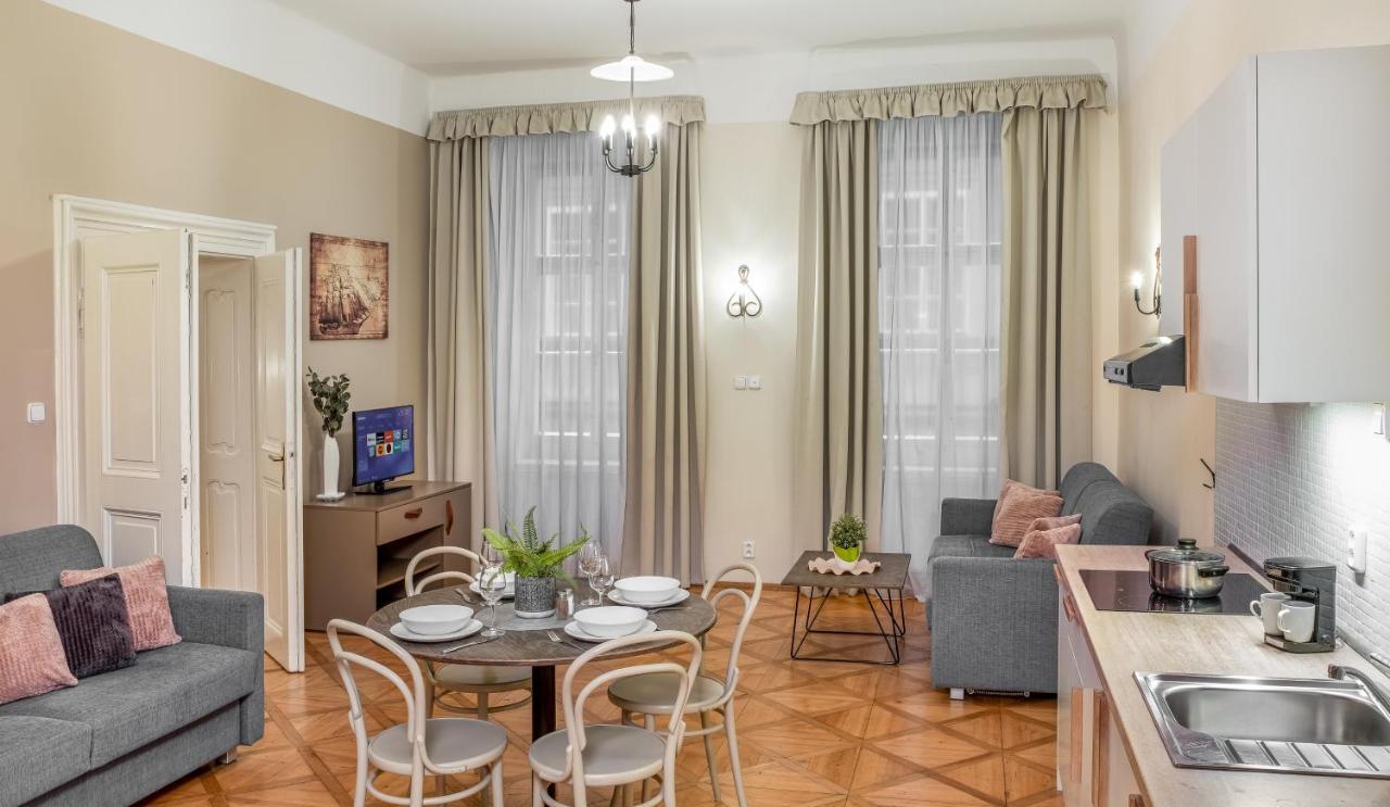 6 Continents Apartments By Adrez Praha Bagian luar foto