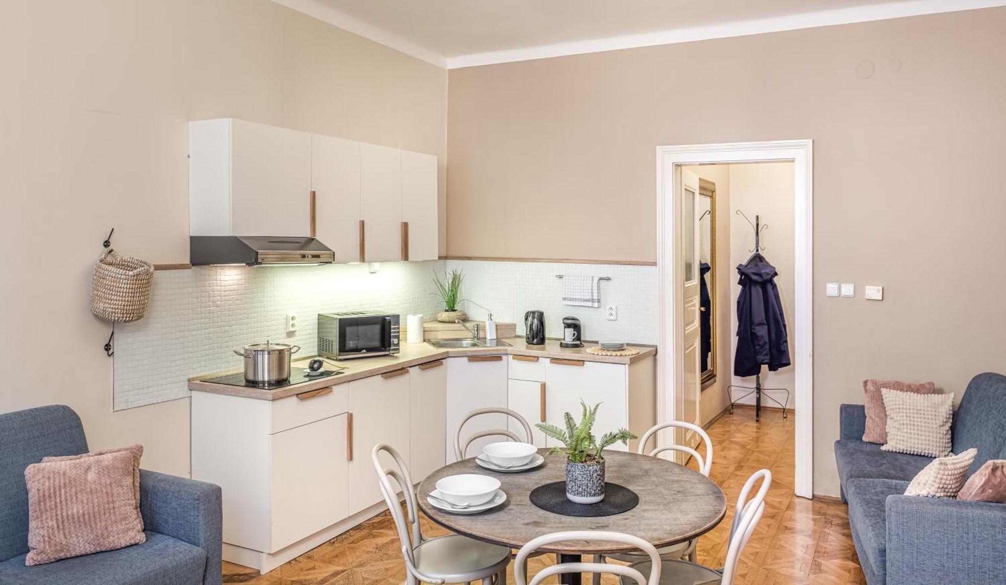 6 Continents Apartments By Adrez Praha Bagian luar foto