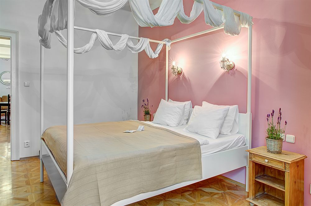 6 Continents Apartments By Adrez Praha Bagian luar foto